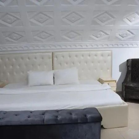 Room In Lodge - Ambience Hotels Abujahome For Leisure And Business Travellers Exterior photo