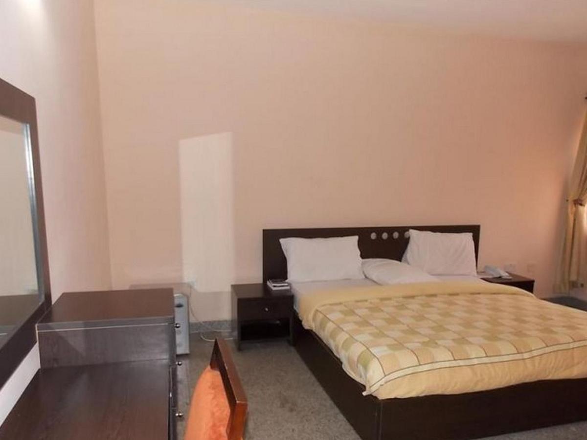 Room In Lodge - Ambience Hotels Abujahome For Leisure And Business Travellers Exterior photo