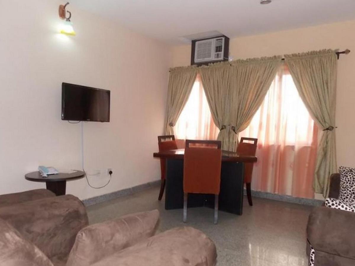 Room In Lodge - Ambience Hotels Abujahome For Leisure And Business Travellers Exterior photo