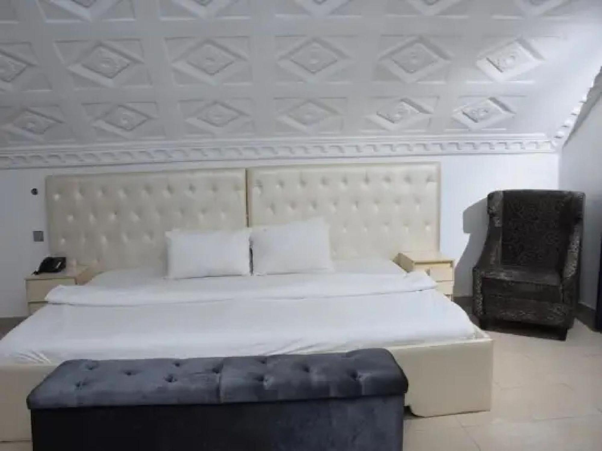 Room In Lodge - Ambience Hotels Abujahome For Leisure And Business Travellers Exterior photo