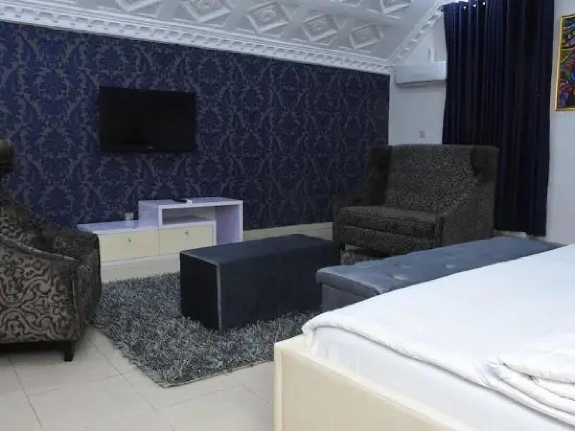 Room In Lodge - Ambience Hotels Abujahome For Leisure And Business Travellers Exterior photo