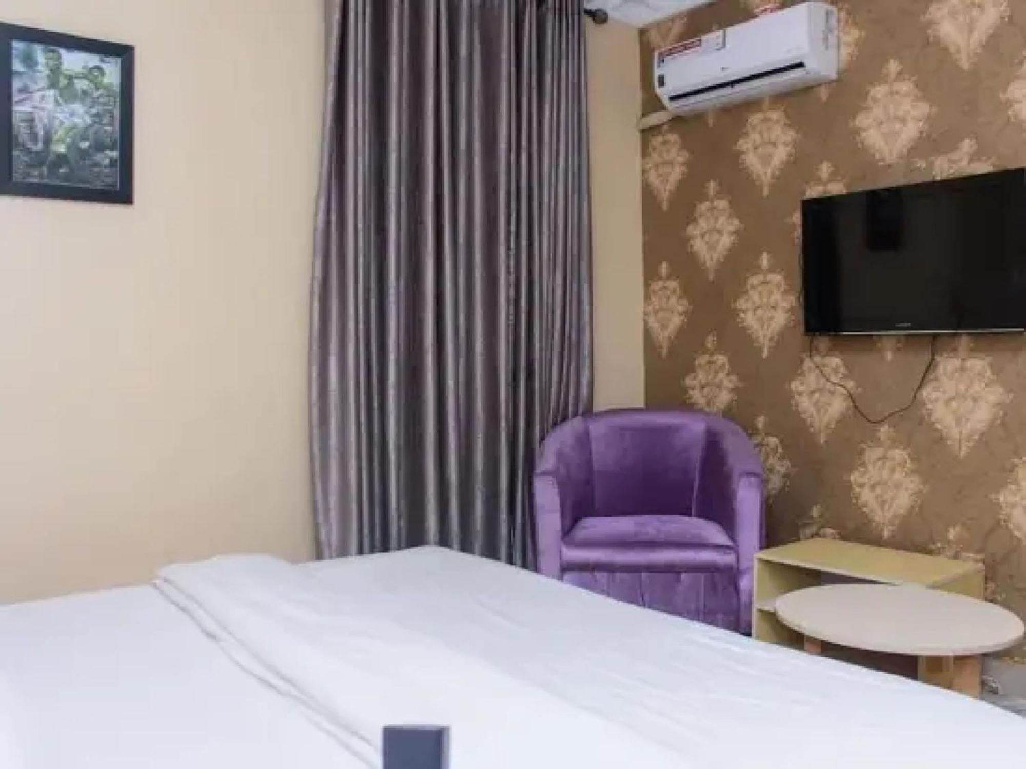 Room In Lodge - Ambience Hotels Abujahome For Leisure And Business Travellers Exterior photo