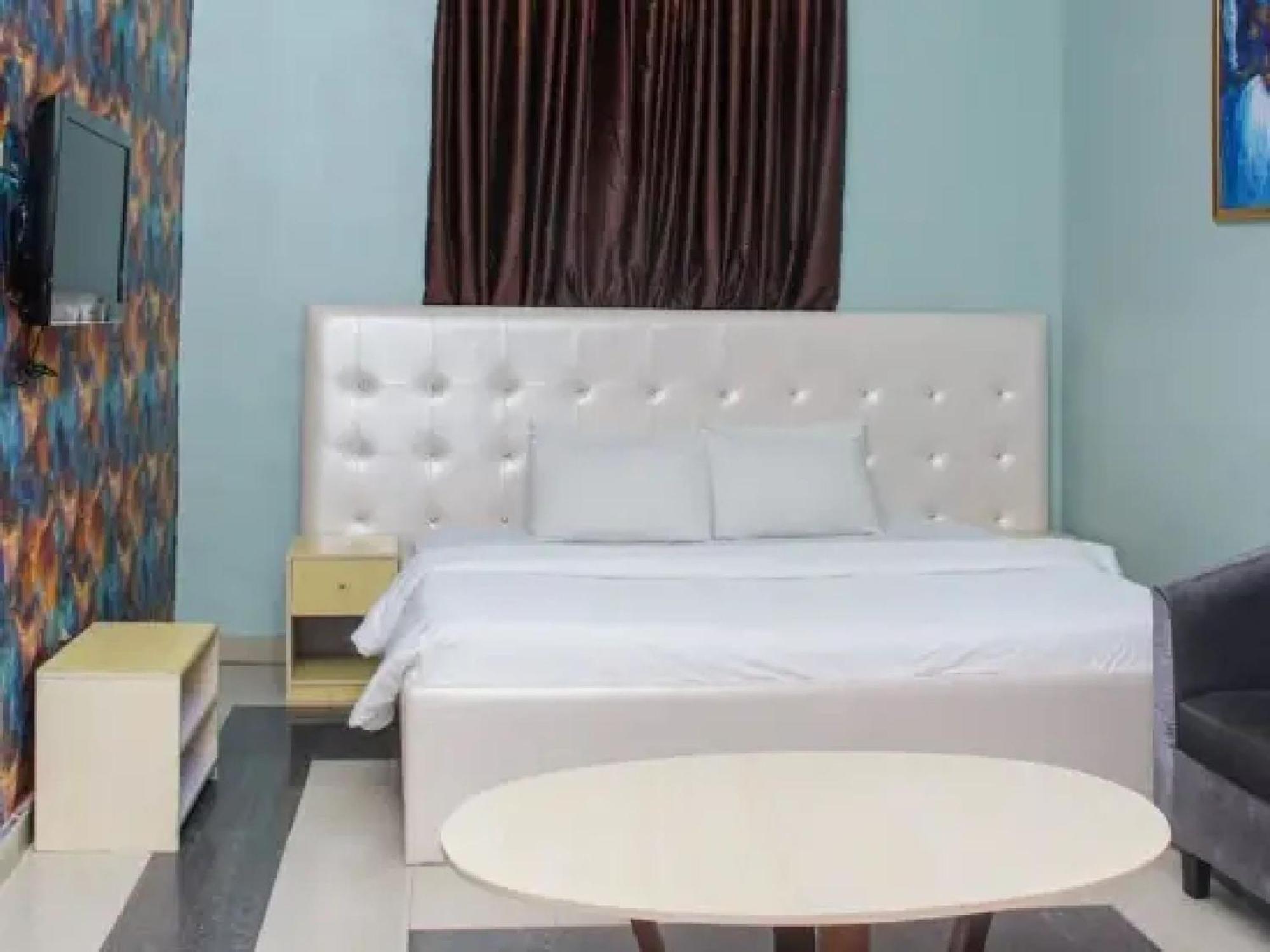Room In Lodge - Ambience Hotels Abujahome For Leisure And Business Travellers Exterior photo